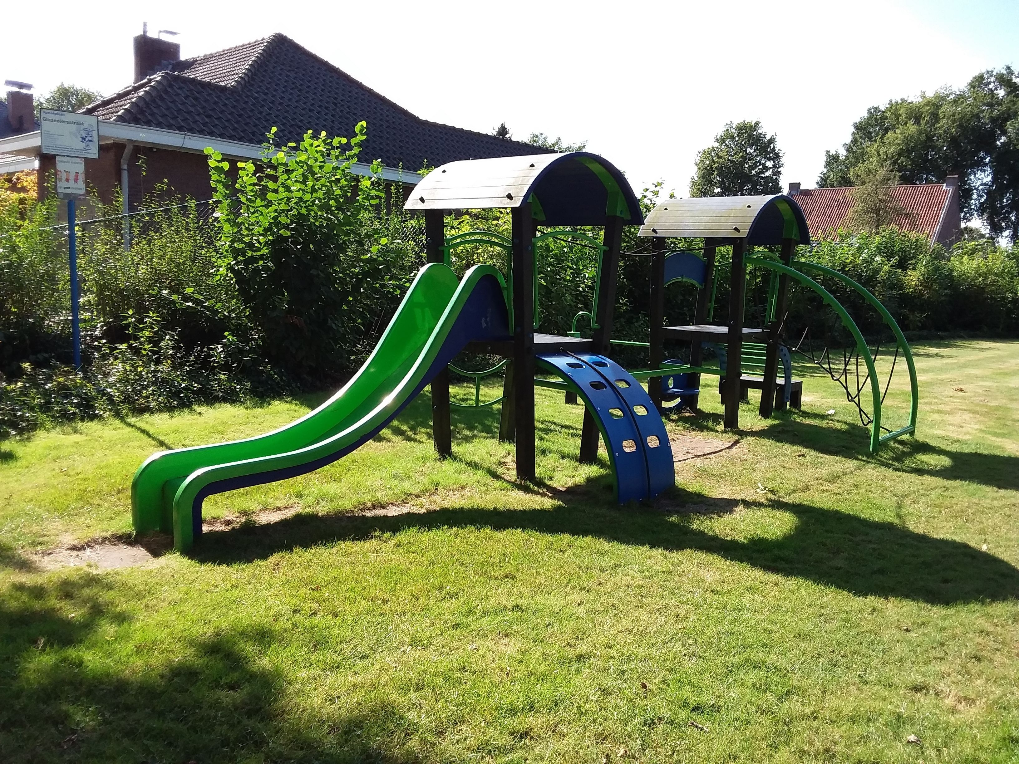 Área de juegos infantiles al aire libre