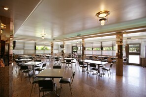 Bar (on property) - Hotel Marivella (Calatayud)