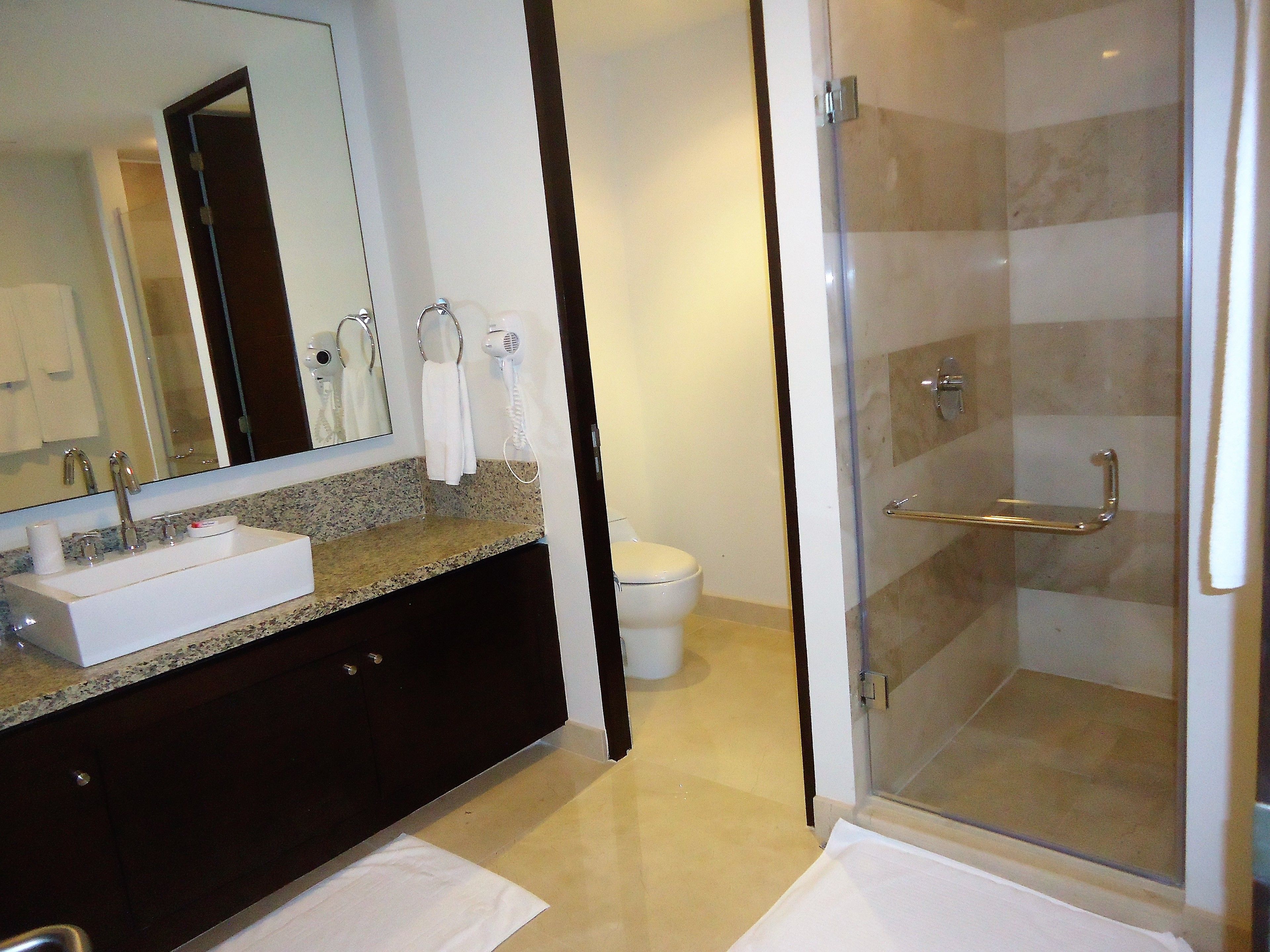 premium apartment, 3 bedrooms, sea facing | bathroom | separate bathtub and shower, jetted bath, rainfall showerhead