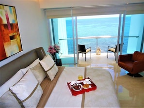 Premium Apartment, 3 Bedrooms, Sea Facing | 3 bedrooms, premium bedding, in-room safe, desk - Tu Mirada al Mar Beachfront Tower & Spa (Cancun)