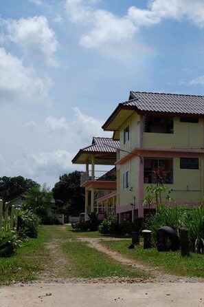 Property grounds - Nakorn Nan Apartment (Pua)