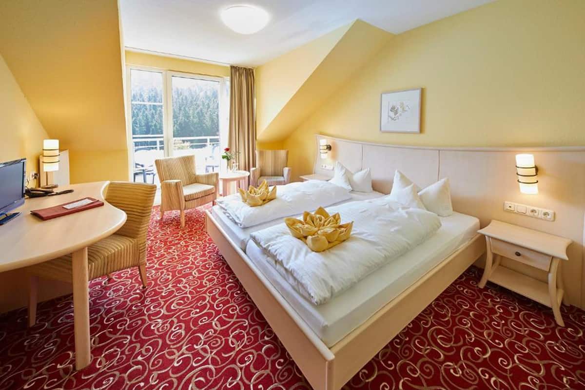 In-room safe, desk, soundproofing, cribs (free)