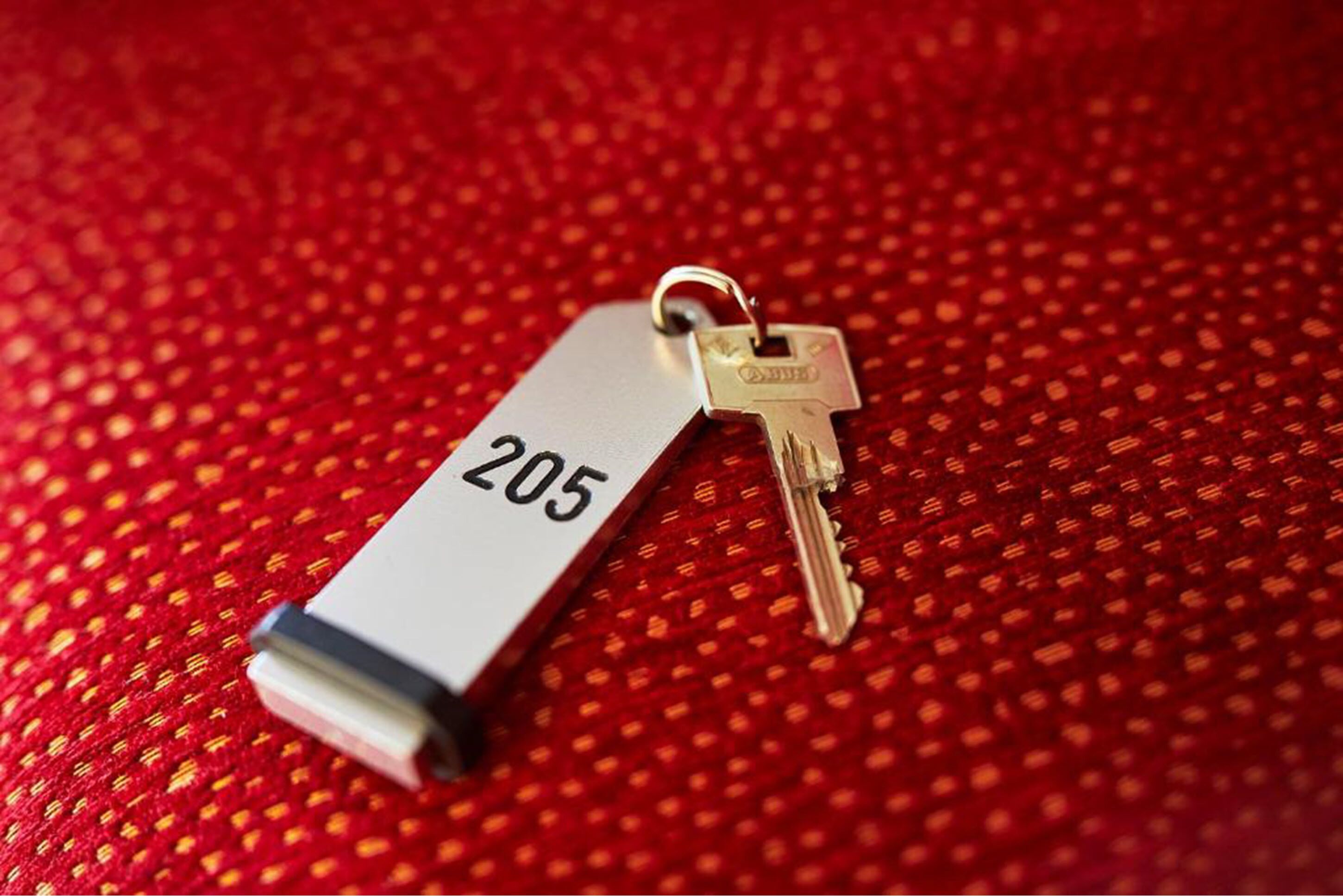 comfort single room | room amenity