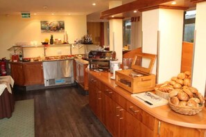 Bao gồm bữa sáng buffet hàng ngày 