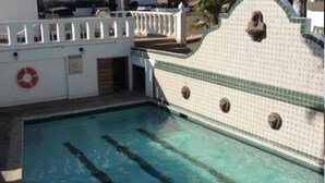 Outdoor pool, a lap pool - Hotel Calafia Rosarito (Playas de Rosarito)