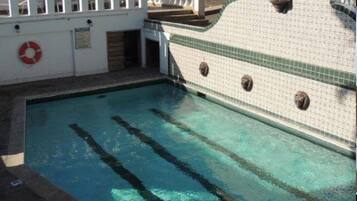 Alberca al aire libre y alberca de entrenamiento