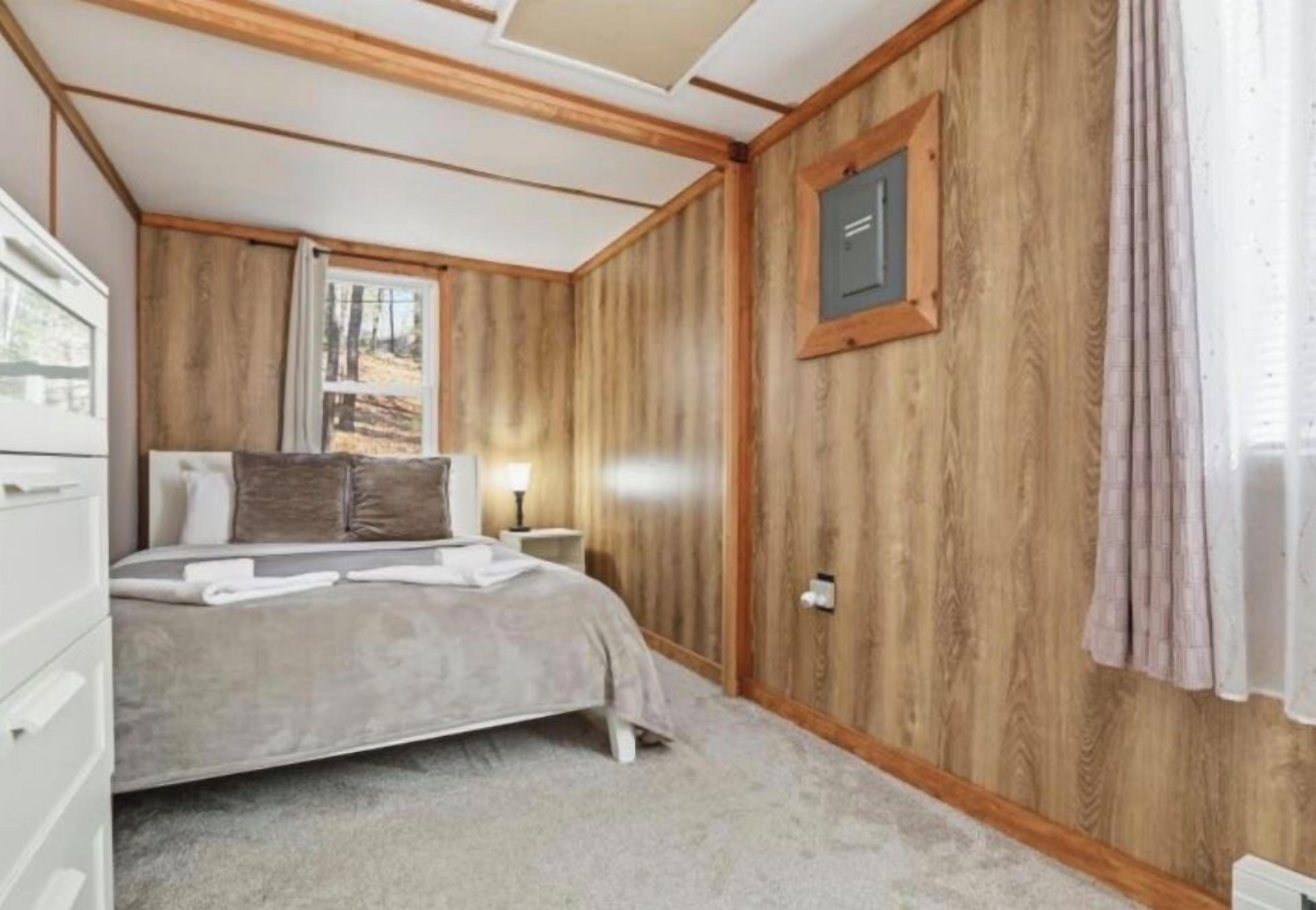 3 bedrooms, down comforters, individually decorated