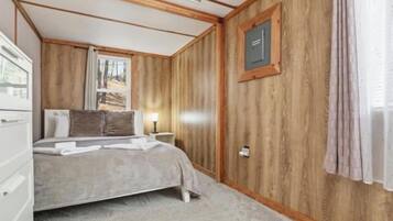 3 bedrooms, down comforters, individually decorated