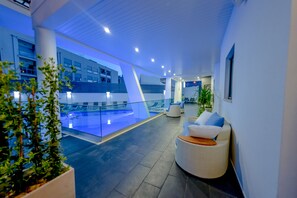Outdoor pool, open 9 AM to 8 PM, pool umbrellas, sun loungers - Villamar Style Maison (Nazaré)