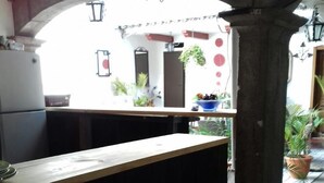Interior - Hotel San Cris (Antigua Guatemala)