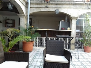 Terrace/patio - Hotel San Cris (Antigua Guatemala)