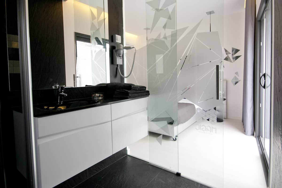double or twin room | bathroom | shower, free toiletries, hair dryer, bathrobes