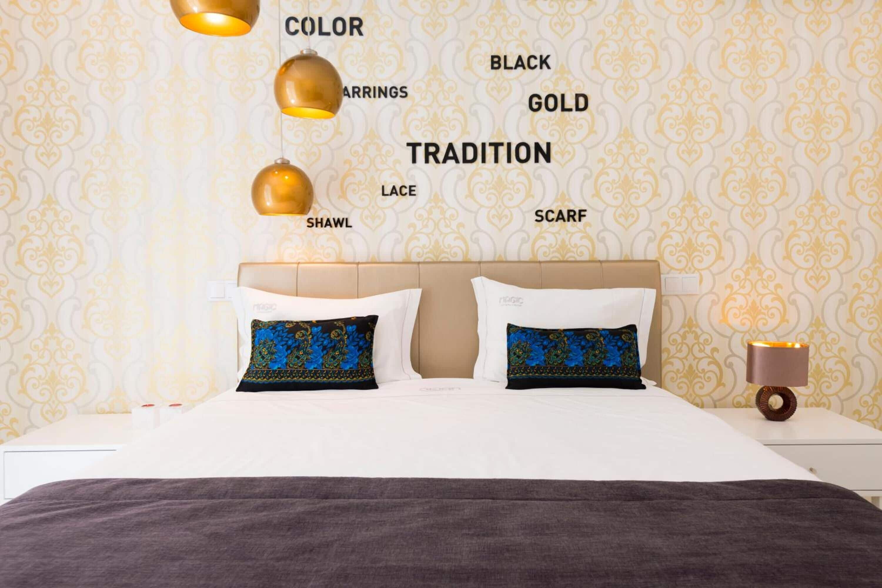 minibar, in-room safe, individually decorated, desk