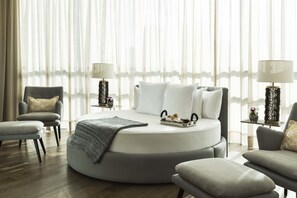 Marquis Suite | 1 bedroom, premium bedding, minibar, in-room safe - Marquis Sky Suites (Mexico City)