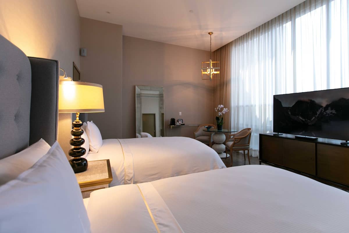 Sky Suite Two Double Beds | 1 habitación, ropa de cama de alta calidad y minibar