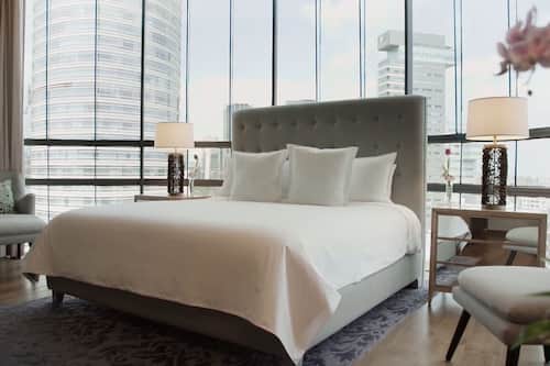 Marquis Suite | 1 多间卧室、高档床上用品、迷你吧、客房内保险箱