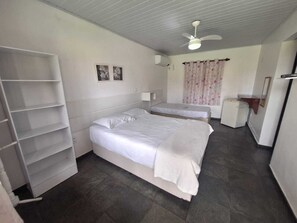 Standard-Dreibettzimmer