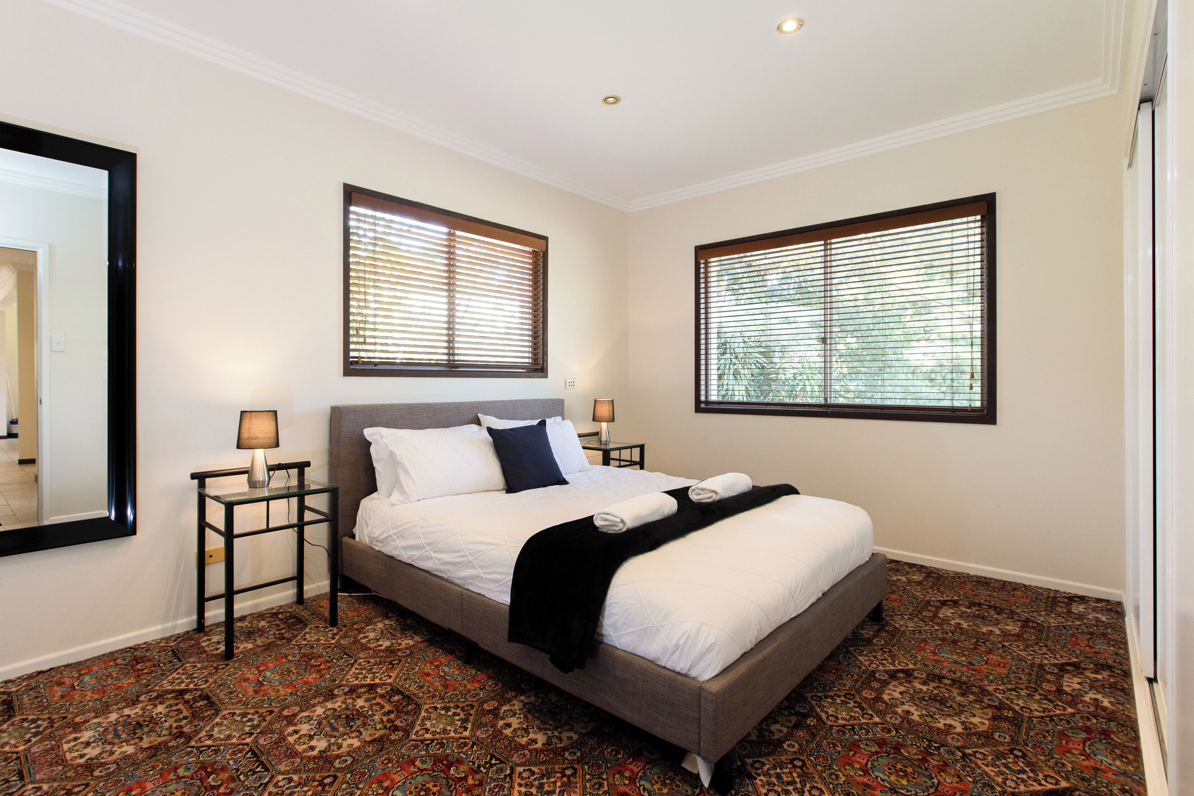 Familiehus (Administration House) | 4 soverom, sengetøy av topp kvalitet, dundyner og individuelt innredet