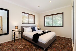 Casa familiar (Administration House) | 4 dormitorios, ropa de cama de alta calidad, edredones de plumas