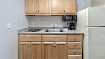Fridge, microwave, stovetop, coffee/tea maker