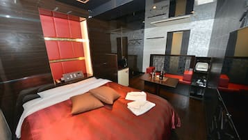 Double Room, Smoking