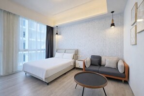 Double Room | Blackout drapes, free WiFi, bed sheets - Blue Ocean BnB (Hualien City)