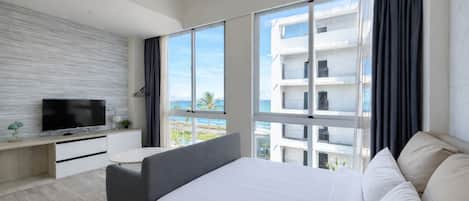 Blackout drapes, free WiFi, bed sheets