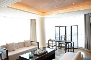 Deluxe Suite | Living area | Flat-screen TV - Shanshui S Hotel Maliandao (Beijing)