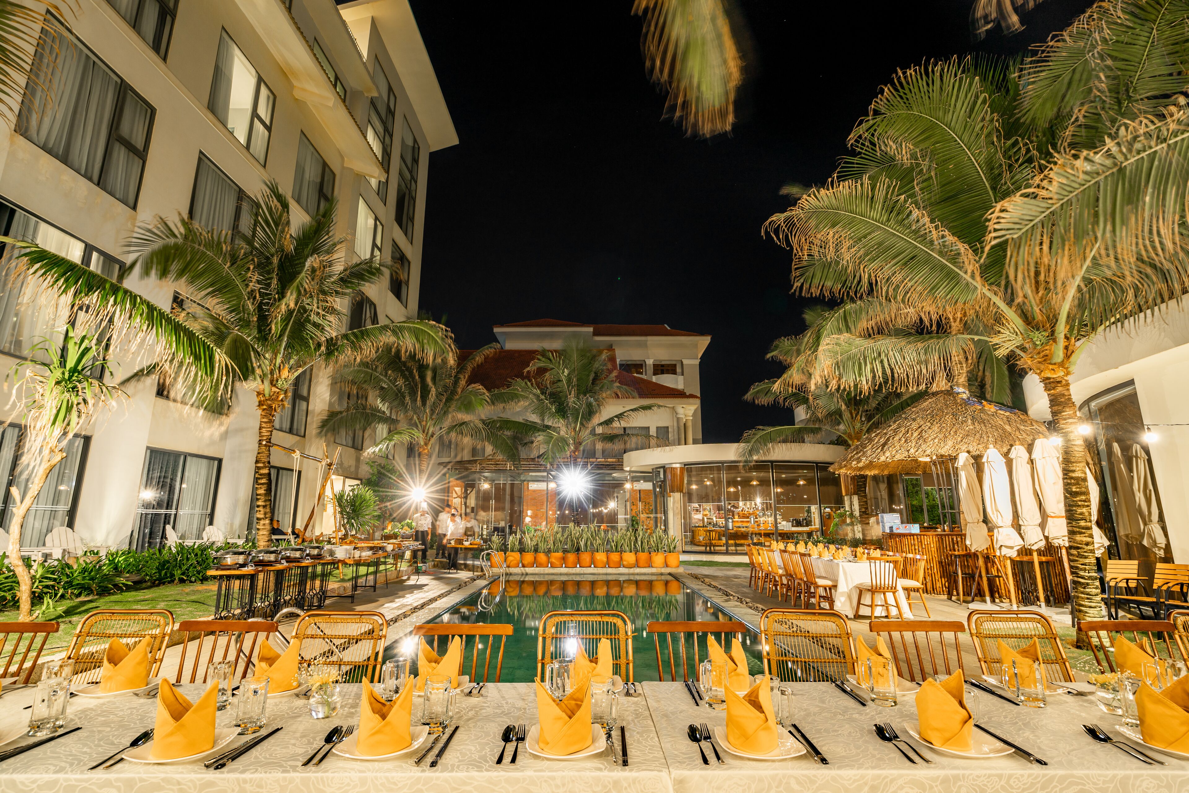 住宿正面 - 傍晚/夜晚