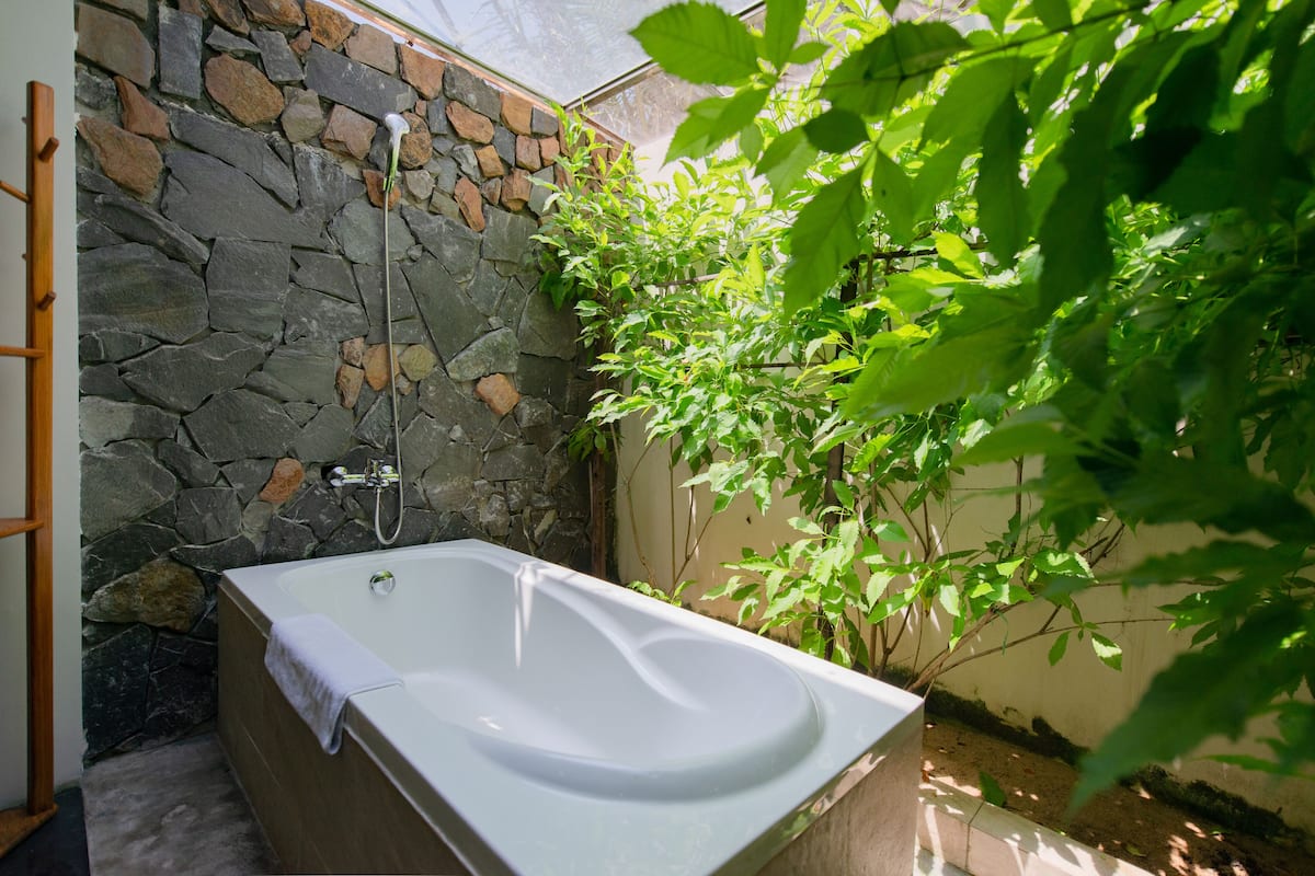 sala garden | bathroom | free toiletries, hair dryer, bathrobes, slippers