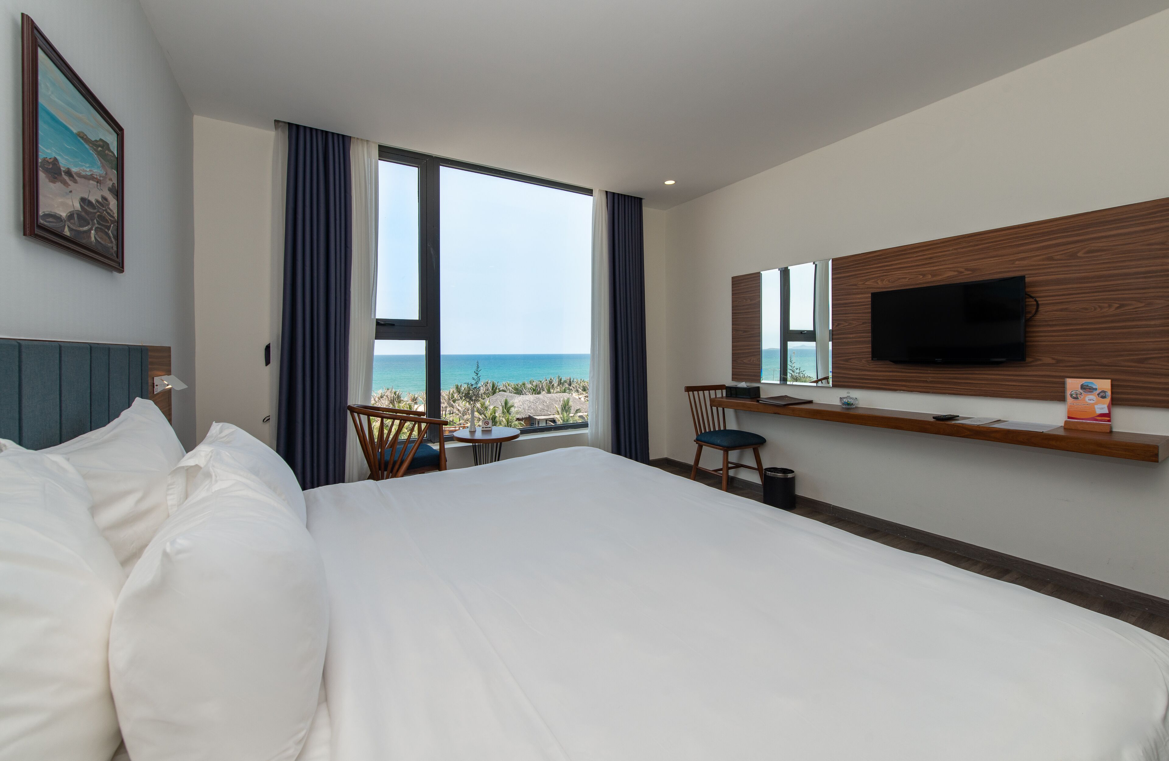 deluxe ocean view | minibar, in-room safe, desk, blackout curtains