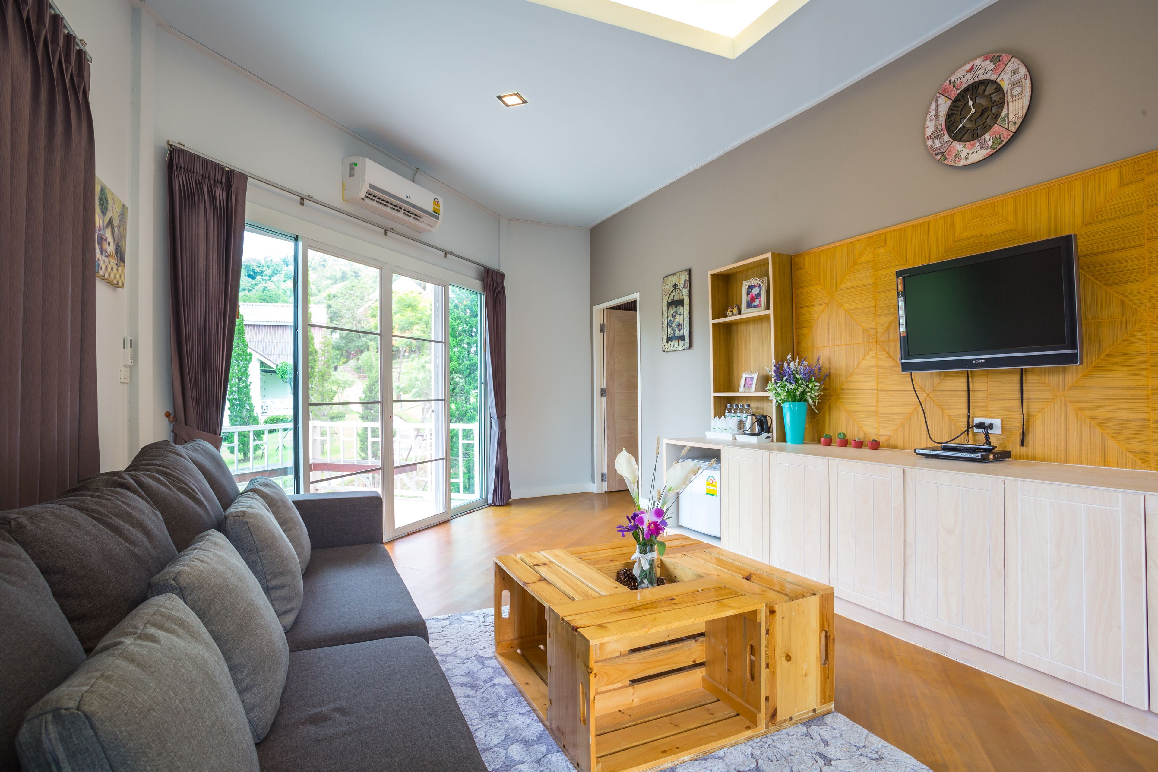 Paradise Home 1 | Living area | TV