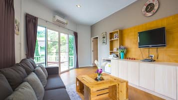 Paradise Home 1 | Living area | TV