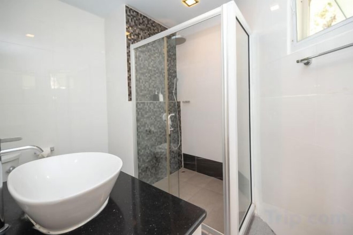 Baño | Regadera, regadera tipo lluvia, amenidades de baño gratuitas 