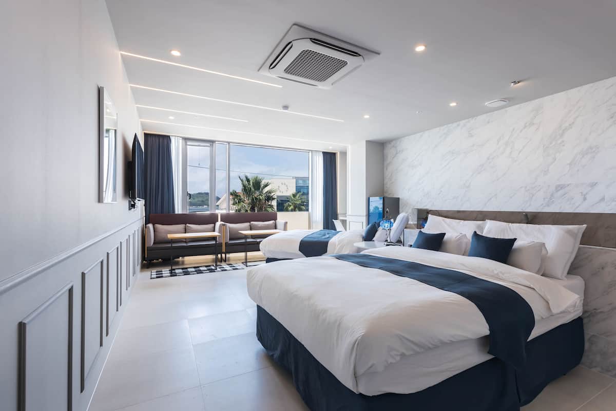 Pool Suite O | Kedap suara, Wi-Fi gratis, dan seprai linen