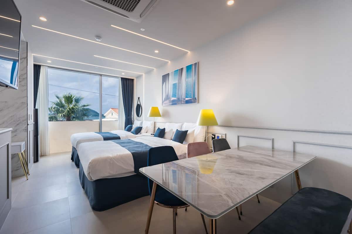 Signature Pool Suite O | Kedap suara, Wi-Fi gratis, dan seprai linen