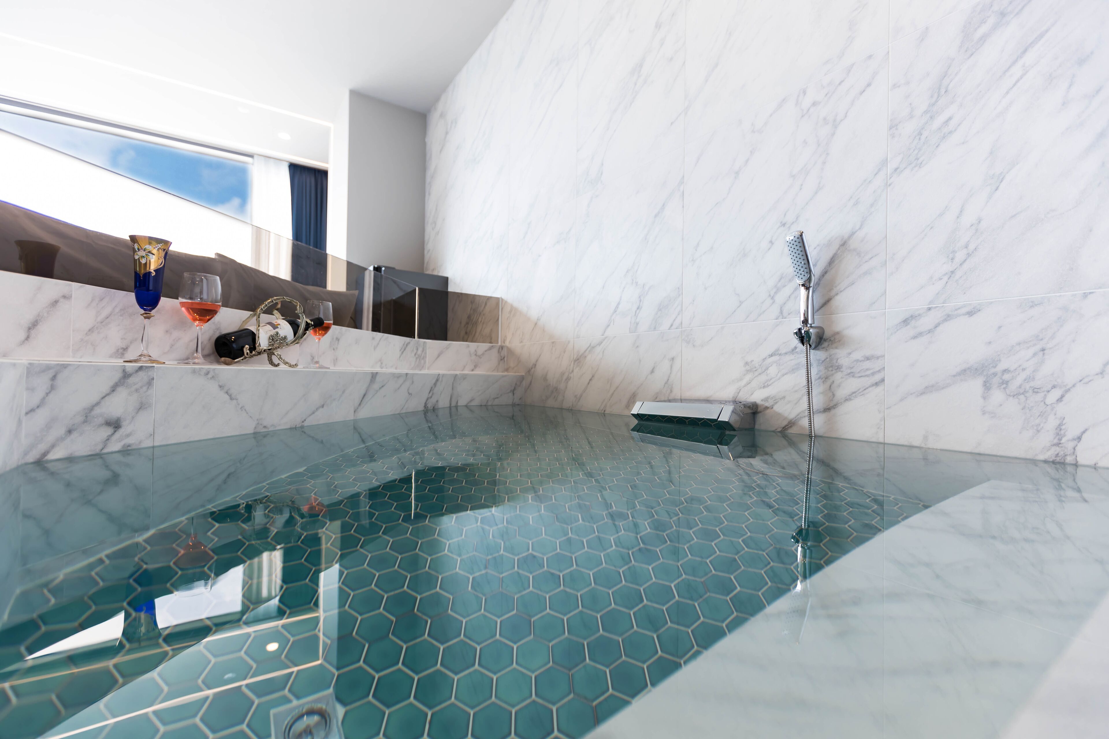 pool suite o | private spa tub