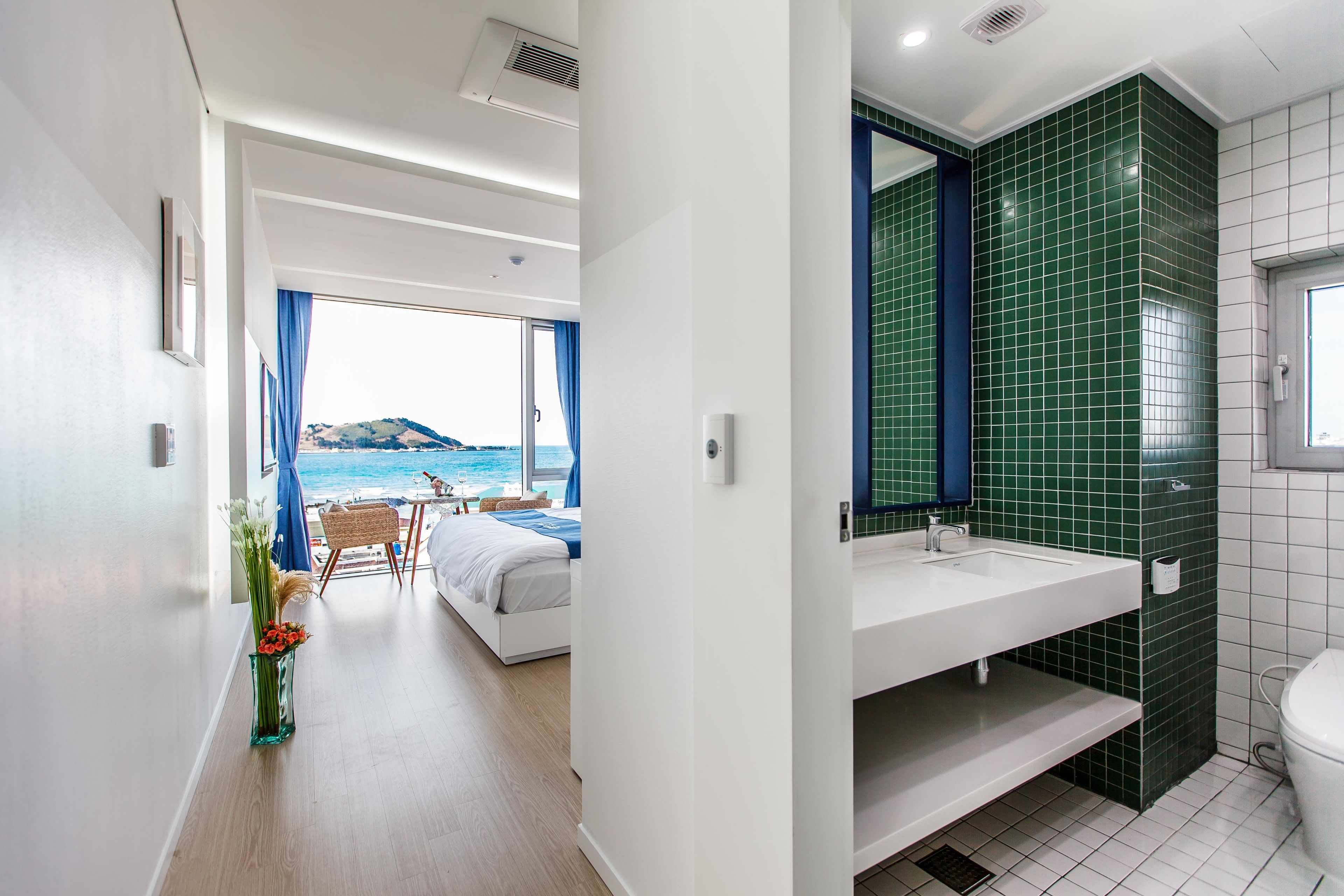 deluxe queen o | soundproofing, free wifi, bed sheets