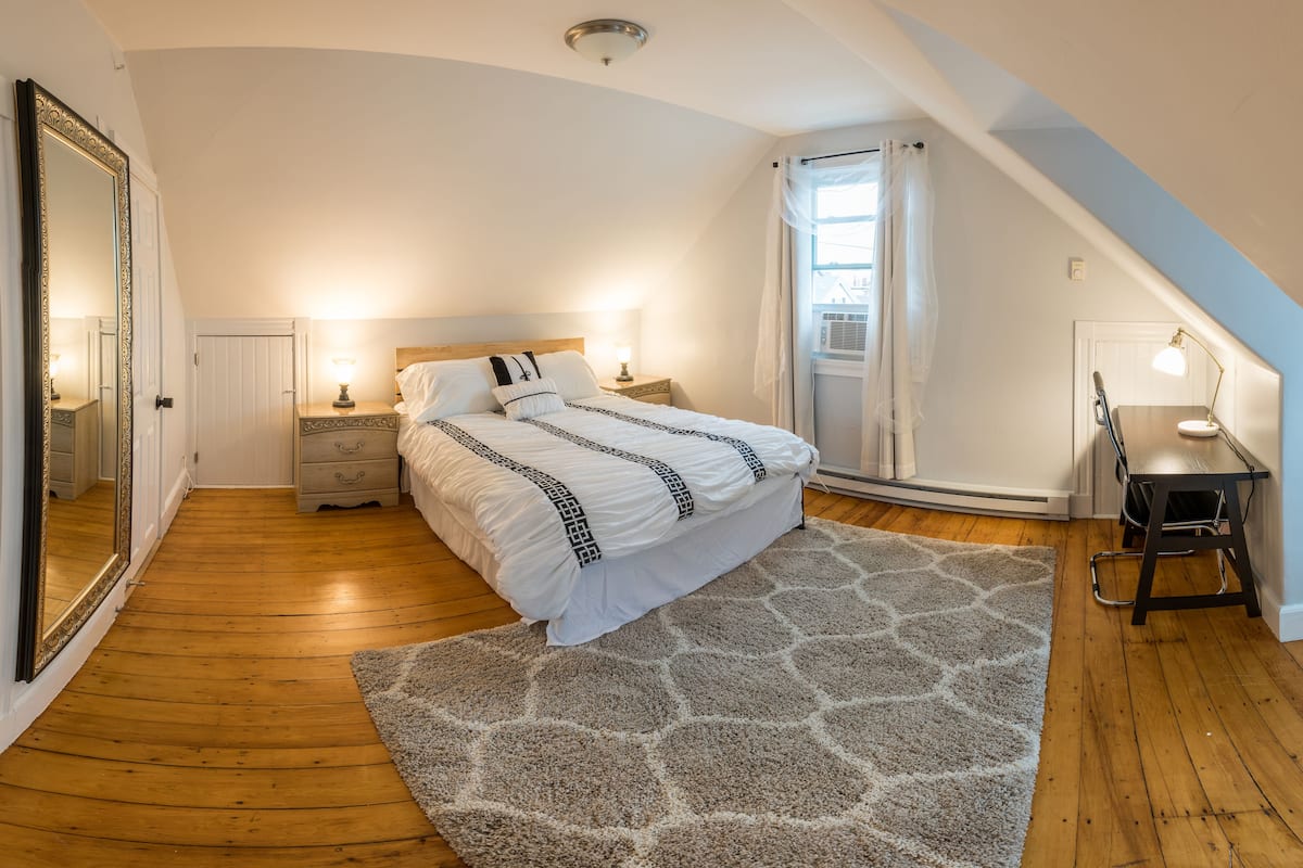 Comfort Room, 1 Bedroom | Premium bedding, cribs (surcharge), rollaway beds (surcharge)