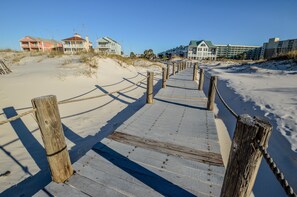 Duplex, 4 Bedrooms | Beach