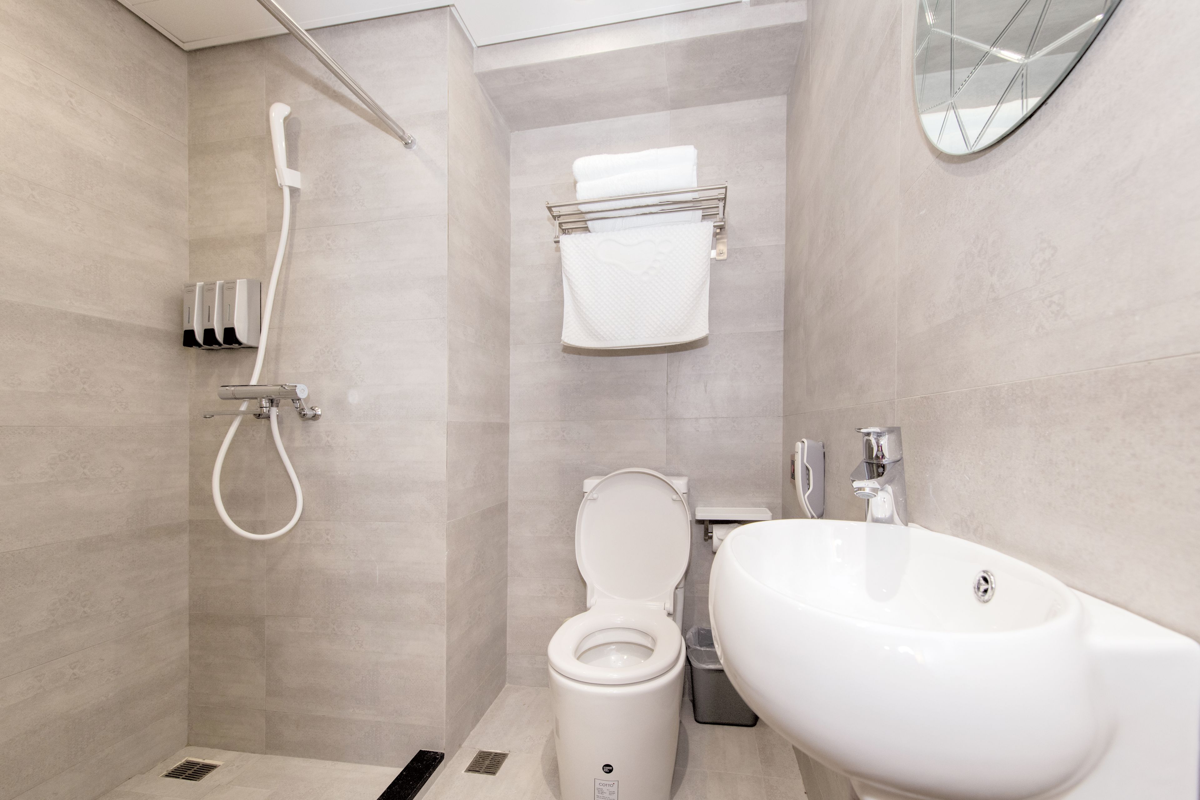 shower, free toiletries, hair dryer, slippers