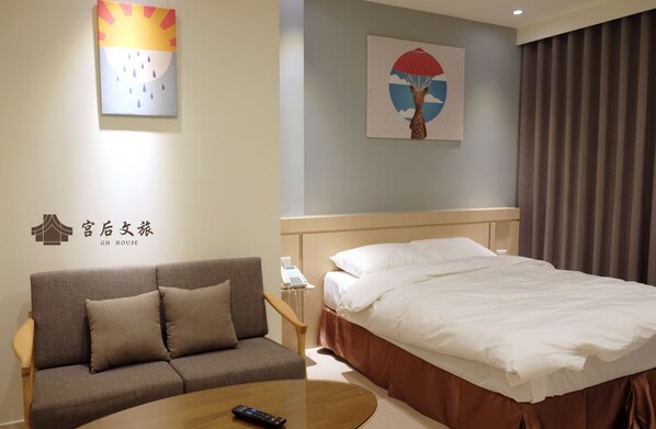Classic Double Room | Individually furnished, desk, blackout drapes, rollaway beds