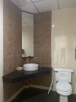 Standard Room | Bathroom