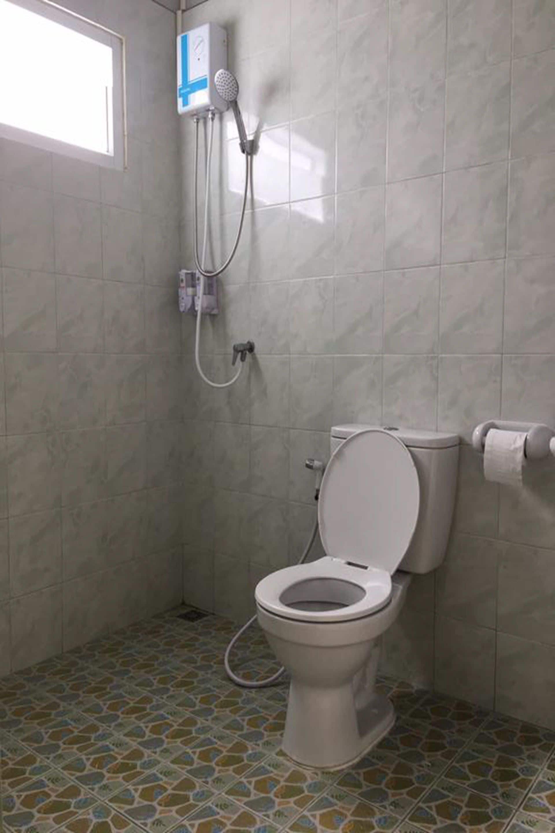 Standard Room | Bathroom