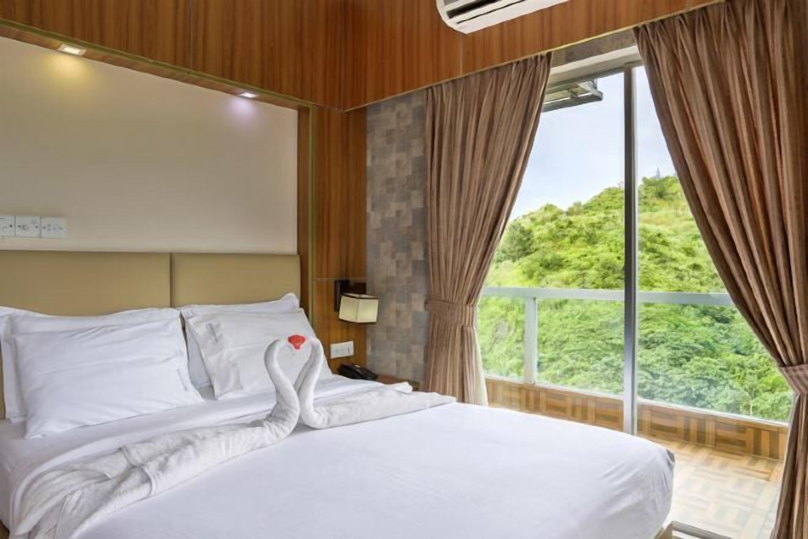 Minibar, bureau, espace de travail pour ordinateur portable