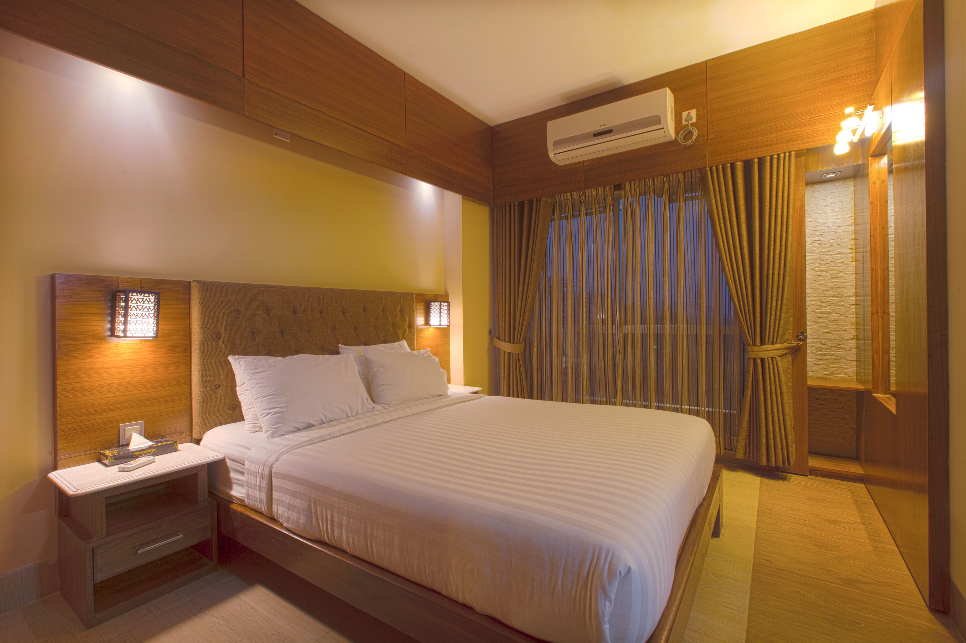 Family Suite | Minibar, desk, laptop workspace, free WiFi