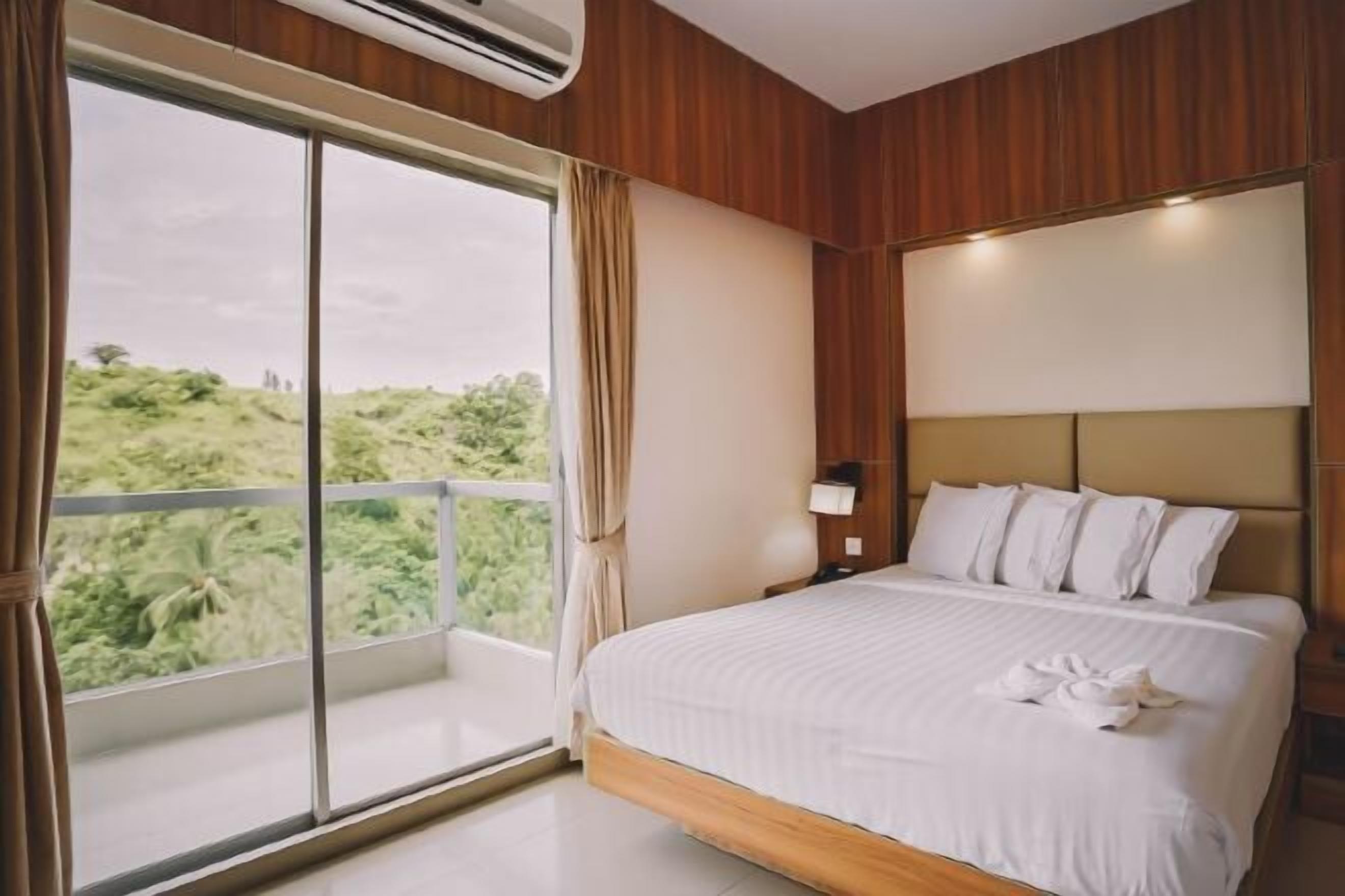 Minibar, bureau, espace de travail pour ordinateur portable