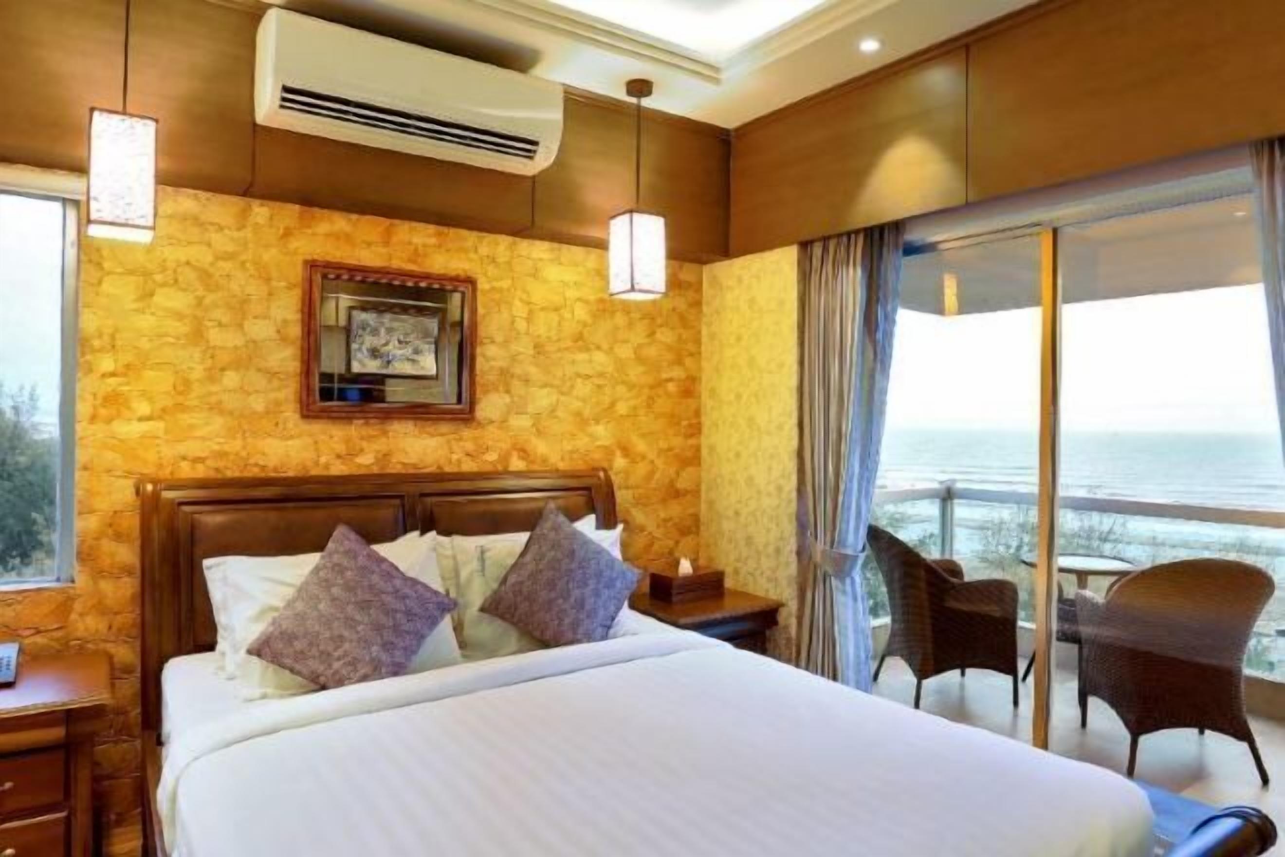 Minibar, bureau, espace de travail pour ordinateur portable