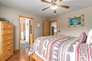 House, 3 Bedrooms | 3 bedrooms, desk, laptop workspace, iron/ironing board - Casa Del Cielo (Sky House) - 3 Br Home (Estes Park)