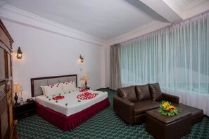 Deluxe Bungalow Double Room | Minibar, desk, laptop workspace, blackout drapes - Thiri Hpa An Hotel (Hpa-An)